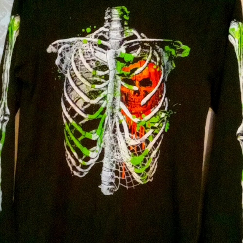 Halloween boys tee 10/12 - Picture 2 of 5